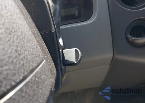 2004 Ford F-150 Stx/Xl/Xlt from USA, damaged, VIN 1FTRX12W94NB70019